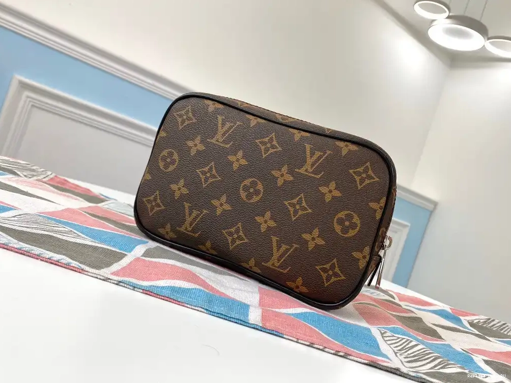 Affordable PM TOILETRY POUCH VUITTON LOUIS 0617